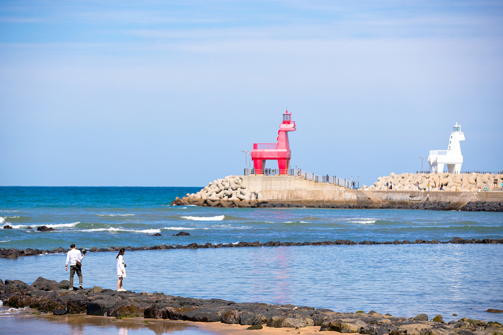 Ihe Tewoo Beach | Jeju Island | Natural Beauty | Lighthouse | South Korea