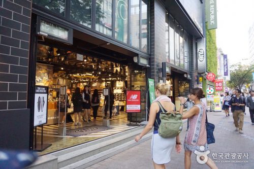 Myeong-Dong