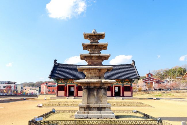Jeongnimsaji shrine & five-storied stone pagoda