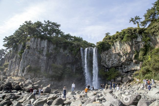 Jeongbang Falls