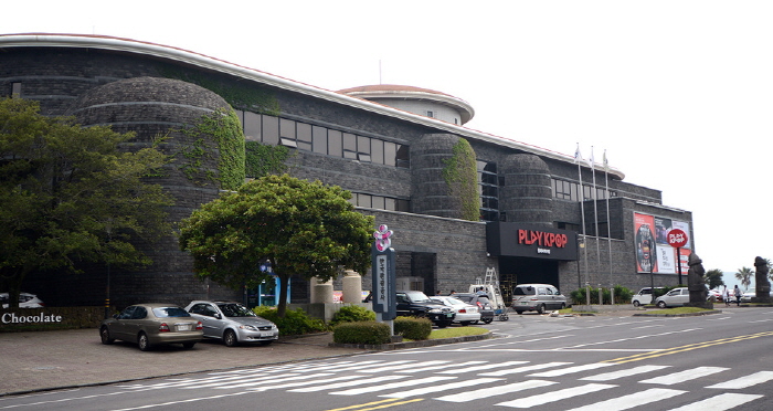 Играть в к-поп