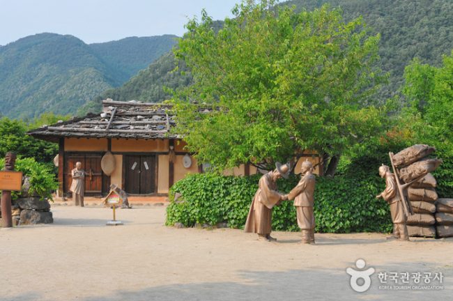 Jeongseon Ararichon Folk Village