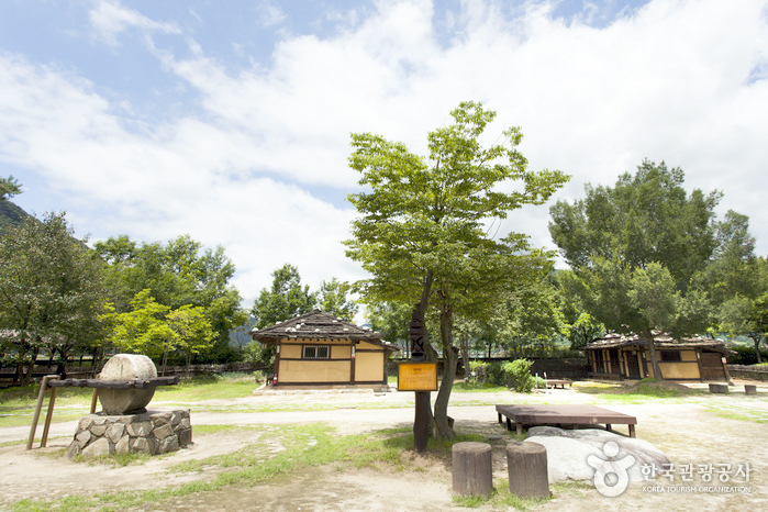 Jeongseon Ararichon Folk Village