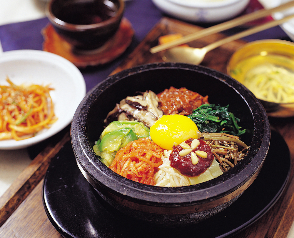 Dolsot Bibimbap 돌솥 비빔밥 (전국)