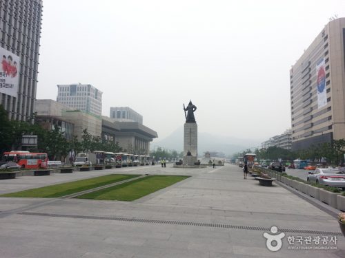 Gwanghwamun Square