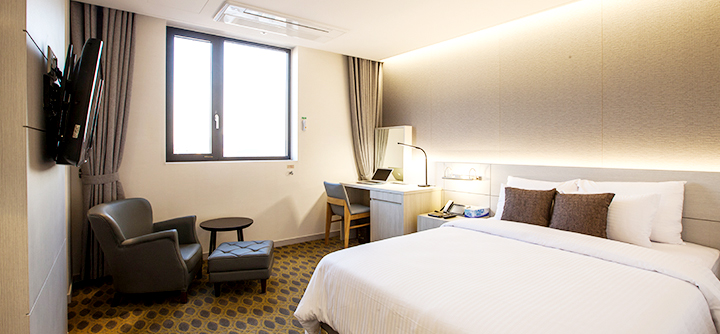 Стандартный двухместный номер с XNUMX кроватью в отеле Hamilton