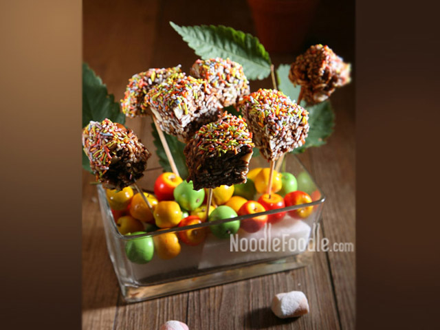 Chocolate Crunchy Noodle Ball