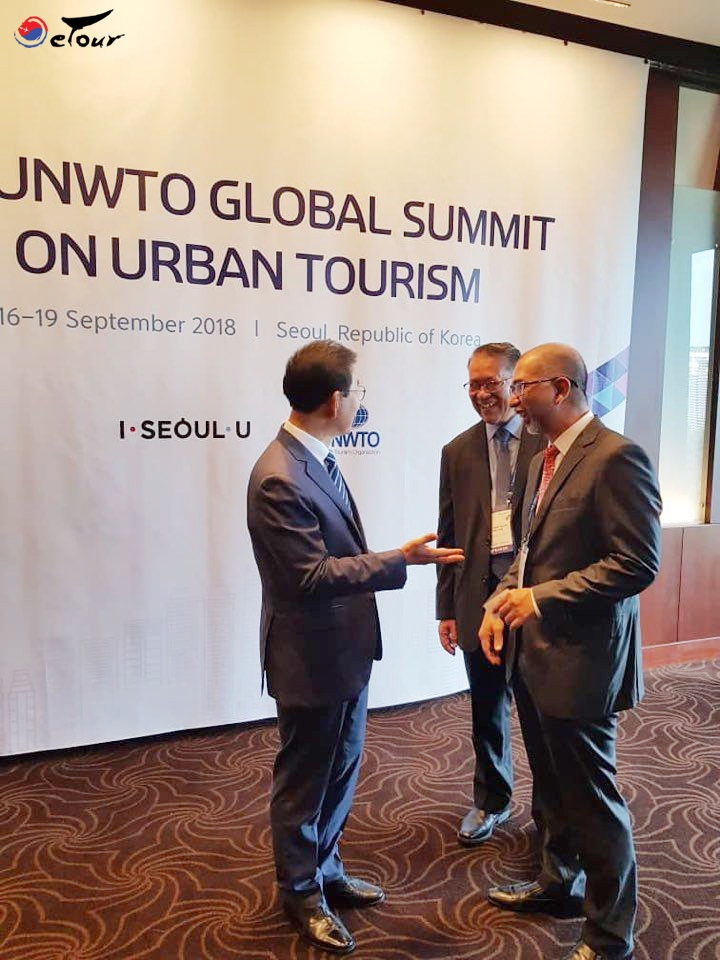 The mayor of Kuala Lumpur, Tan Sri Datuk Seri Haji Mhd Amin Nordin bin Abdul Aziz visited Seoul mayor, Park Won-Soon, to talk about mutual cooperation between the two cities on 16th Sept 2018 at 10:20AM KST. On 17th and 18th, Amin Nordin used private tour services from Etourism, but the pictures of him taking the tour are not open to the public as he wished to be kept as private.