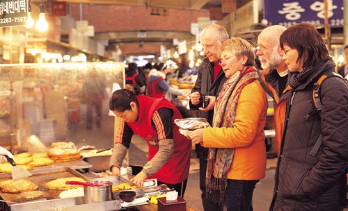 Exploring Traditional Markets in Seoul - Gwangjang Market