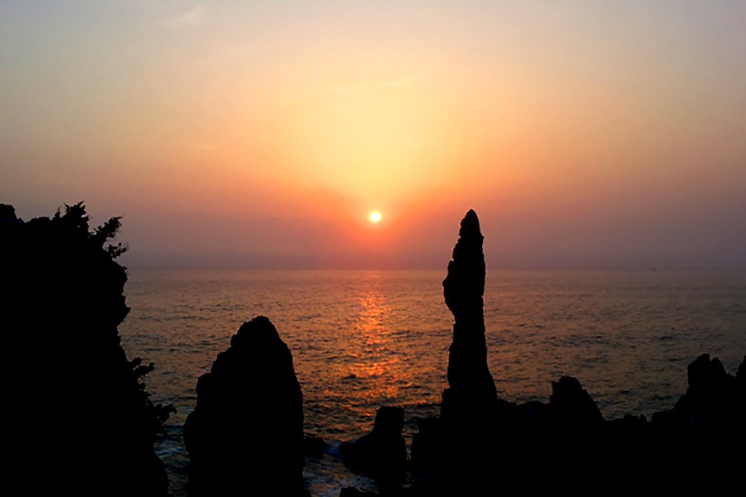 6 Best Places to See the Sunrise in Korea - Chuam Chotdaebawi Rock