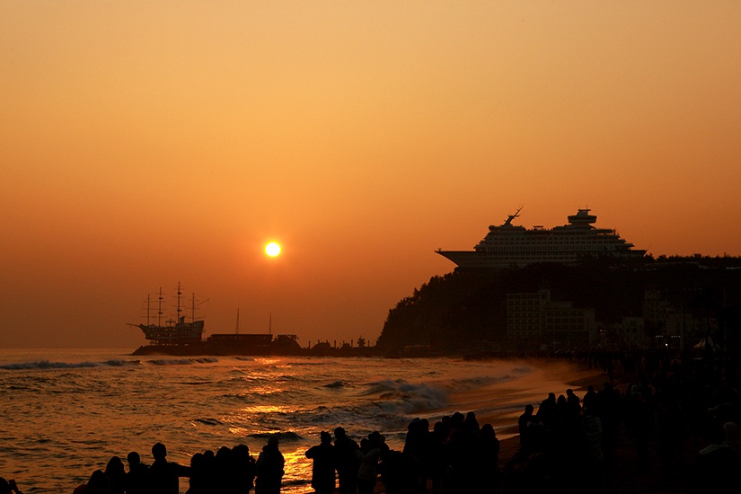 6 Best Places to See the Sunrise in Korea - Jeongdongjin Beach