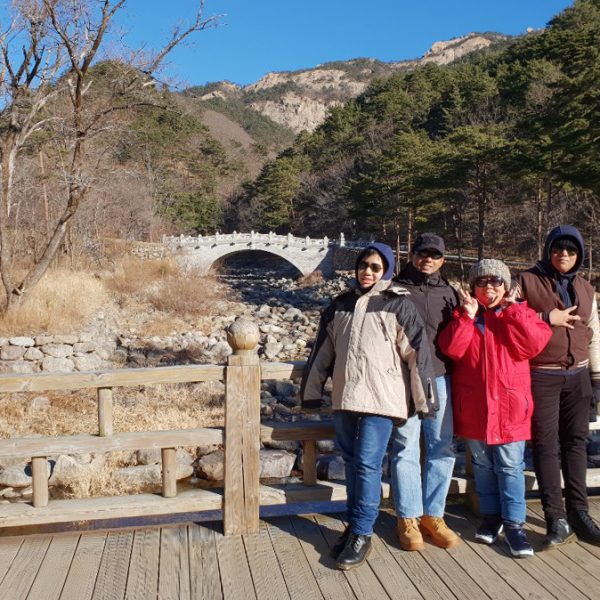12/23-12/27 Korea Winter Ski Tour from Singapore