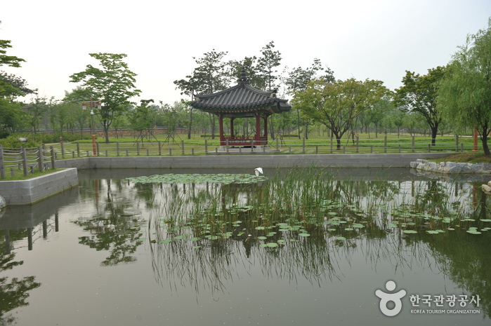 Wolmido traditional garden