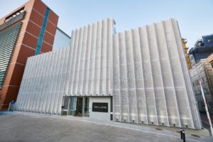 Внешний вид 1MILLION Dance Studio (дневное время)