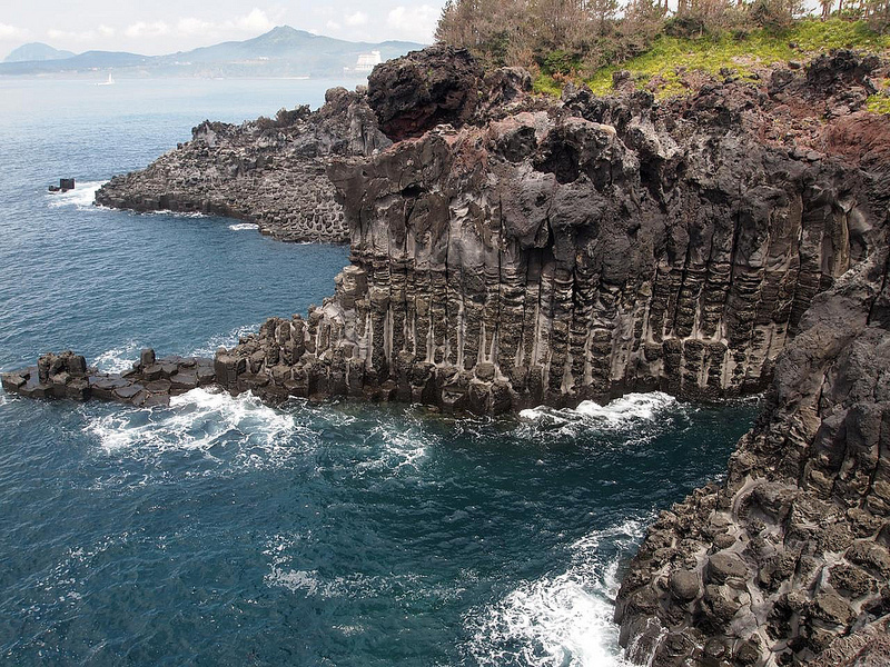 Jusangjeolli Hexagon Lava Cliff