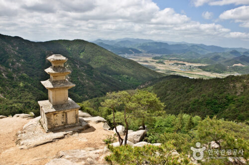 Gyeongju namsan hiking tour