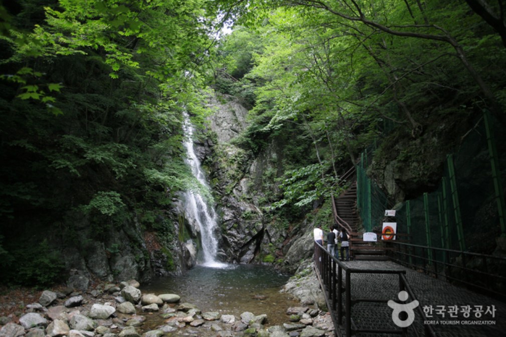 Huibangpokpo Falls